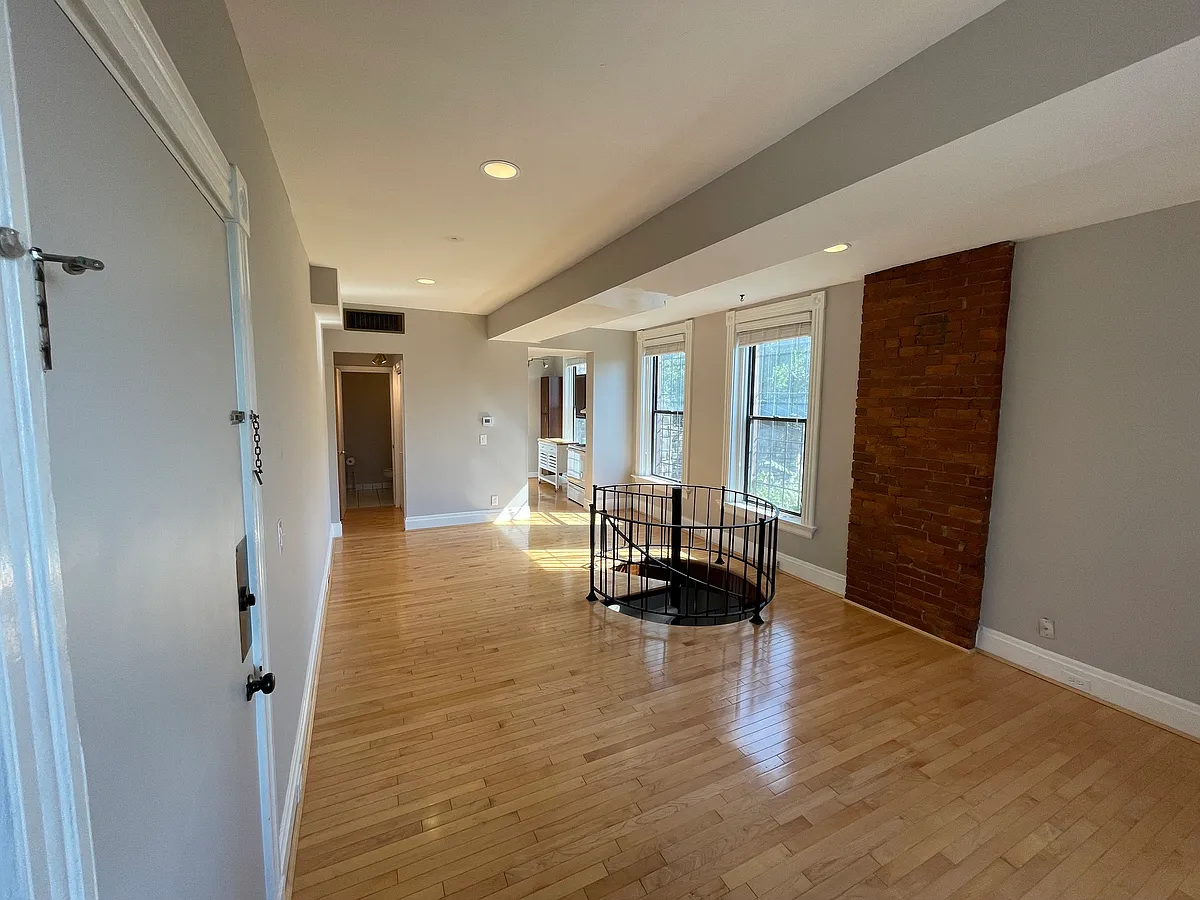Building Photo - 517 Klotter Ave #3