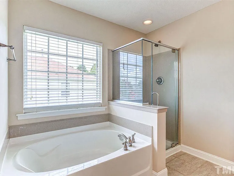 2002 Remington Oaks Cir — Photo 19