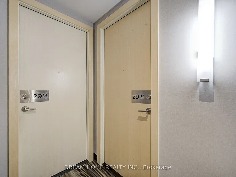 30 Roehampton Ave #2902 — Photo 5