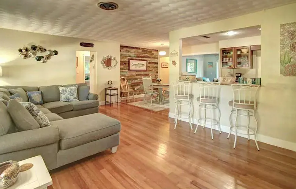 7609 Senrab Dr — Photo 4