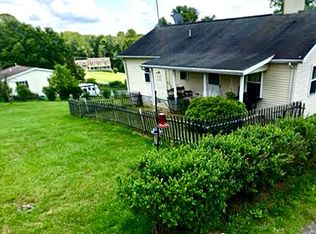 63 Price Hill Rd, Morgantown, WV 26501