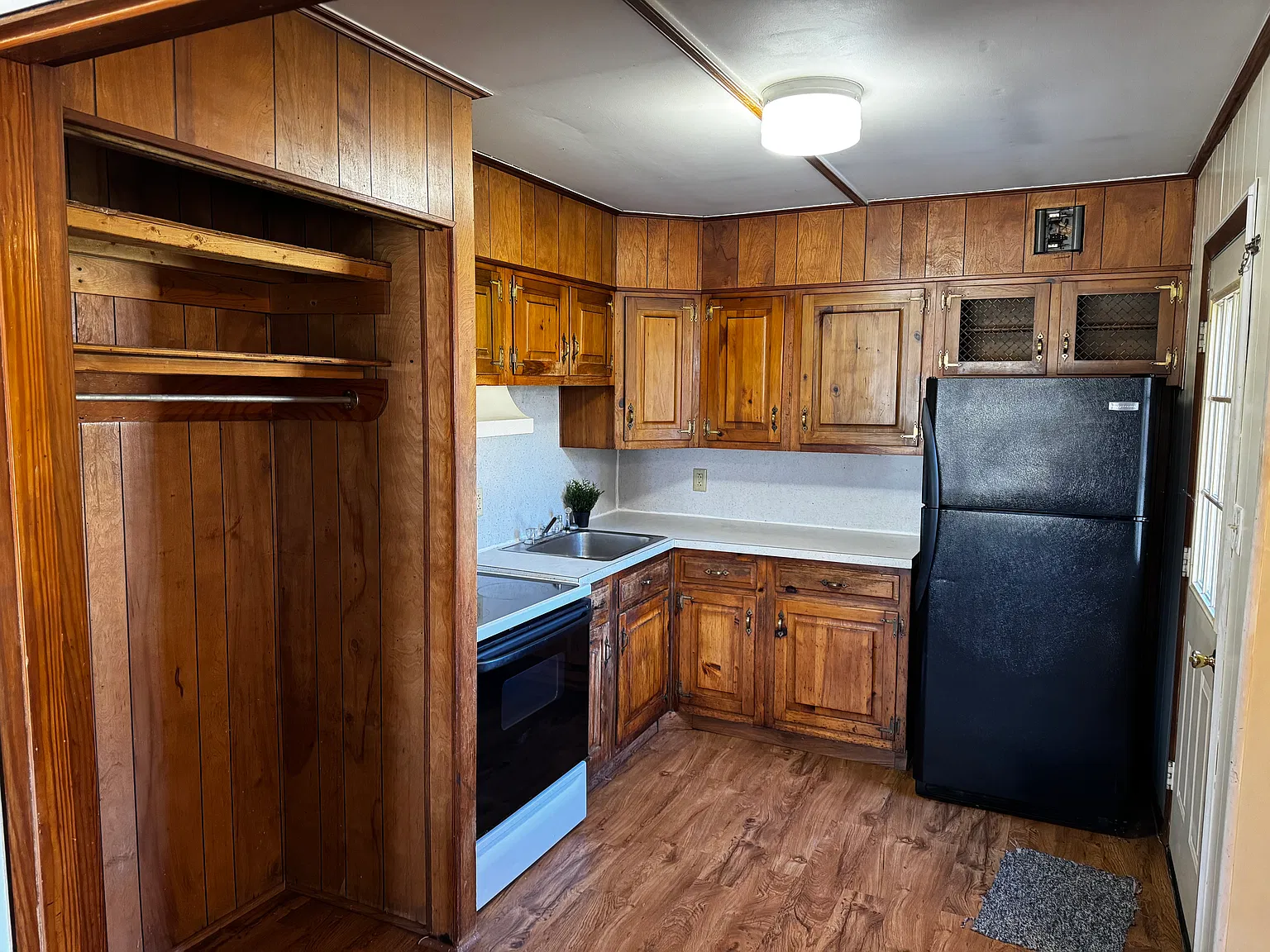 2 bed, $850 — Photo 3