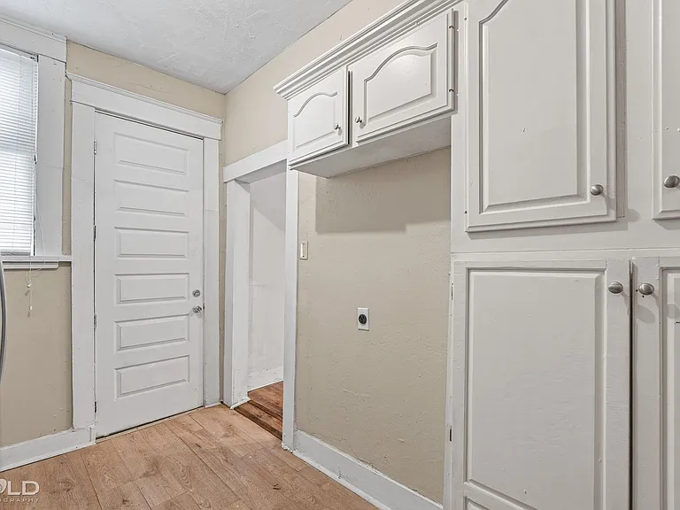 546 Dalzell St — Photo 22