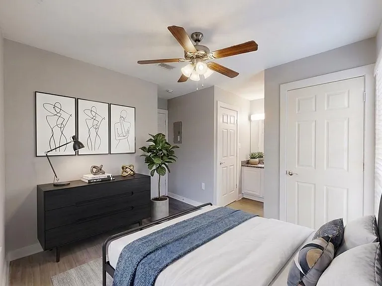Hill Country Apartments — Photo 34