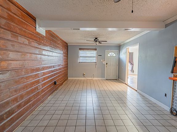 5th image of 2402 W Harris Ave