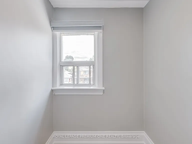 79 25th St #2 — Photo 25