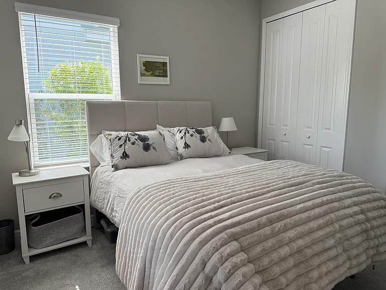 Guest bedroom #1