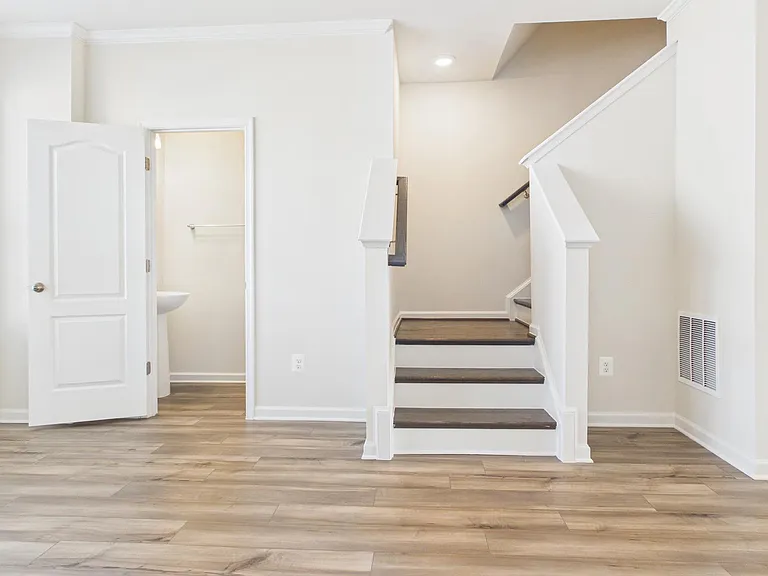 33 Chester Ct — Photo 26