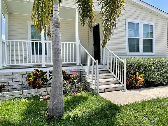 2nd image of 5942 Eastlake Dr