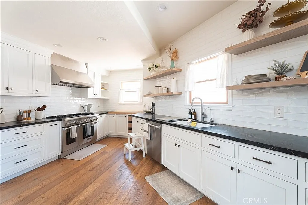 4 bed, 2022 sqft, $6,500 — Photo 4
