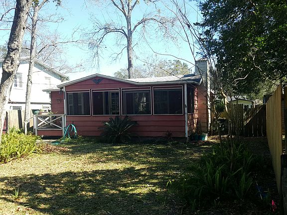 3rd image of 1225 Begonia St
