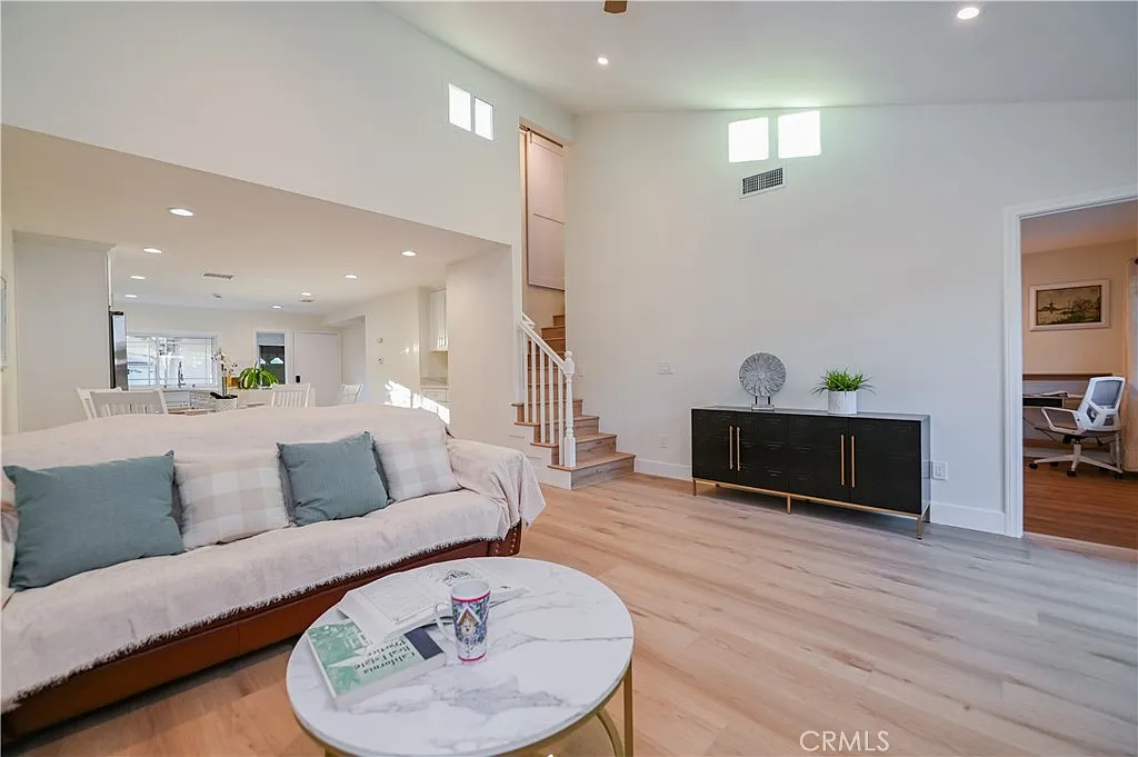 3 bed, 1600 sqft, $5,000 — Photo 3