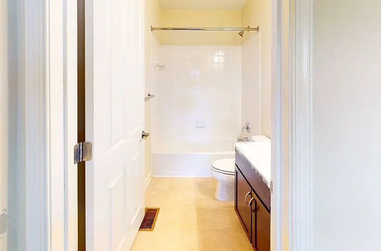 720 Barnes St NE — Photo 31