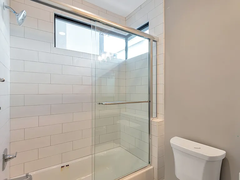4525 N 40th St #6 — Photo 34