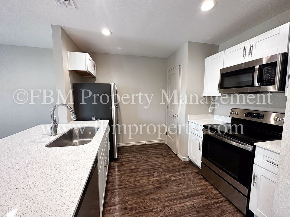 1st image of 1203 N Clay St #211