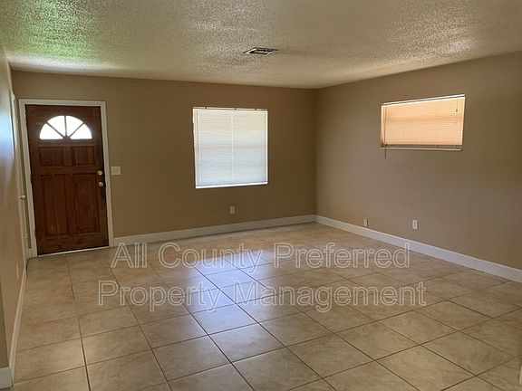 4th image of 3300 Parkland St