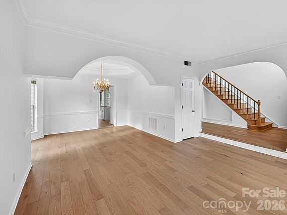 5th image of 12338 Landing Green Dr