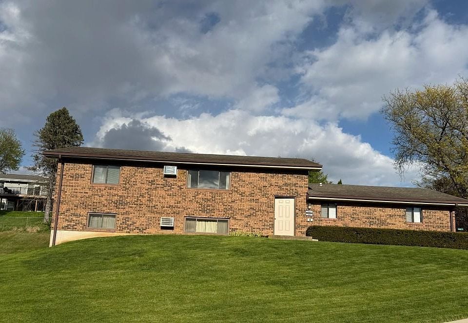 1st image of 845-847 Hawkeye Dr