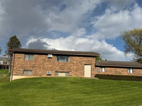845-847 Hawkeye Dr, Dubuque, IA 52001