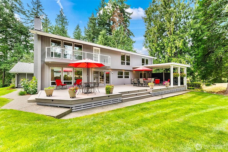 5th image of 407 Point Fosdick Drive NW
