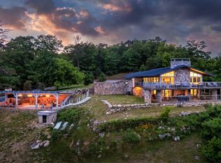 2940 Tower Rd, Sevierville, TN 37876