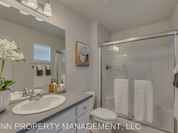 3rd image of 176 Loganberry Ct