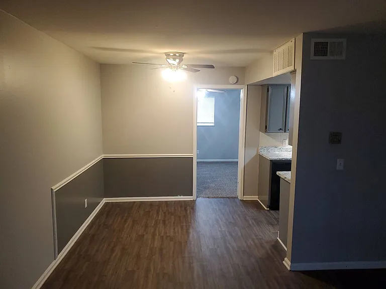 Stratford East Apartments — Photo 48