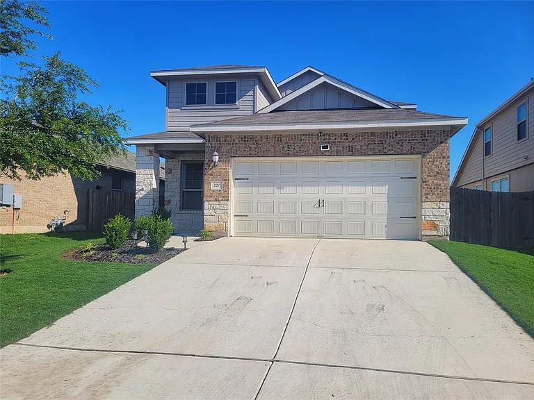 220 Mountain Valley St — Photo 2