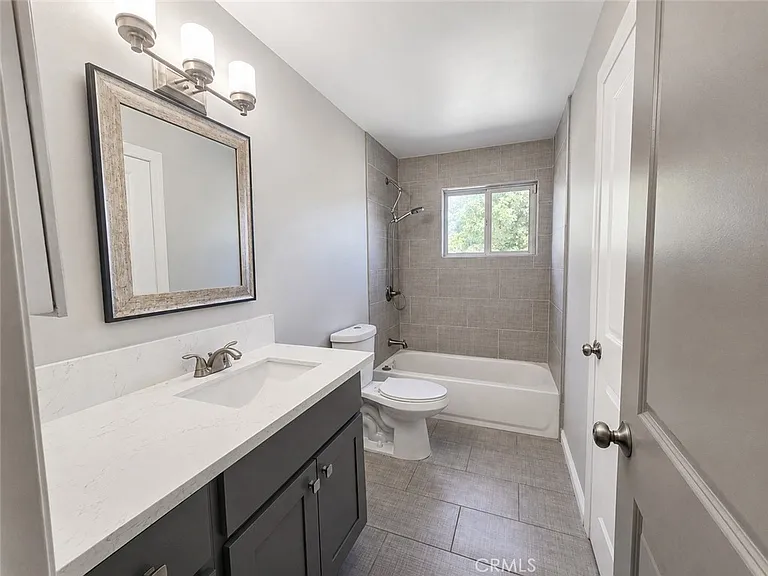 6624 Gross Ave — Photo 8