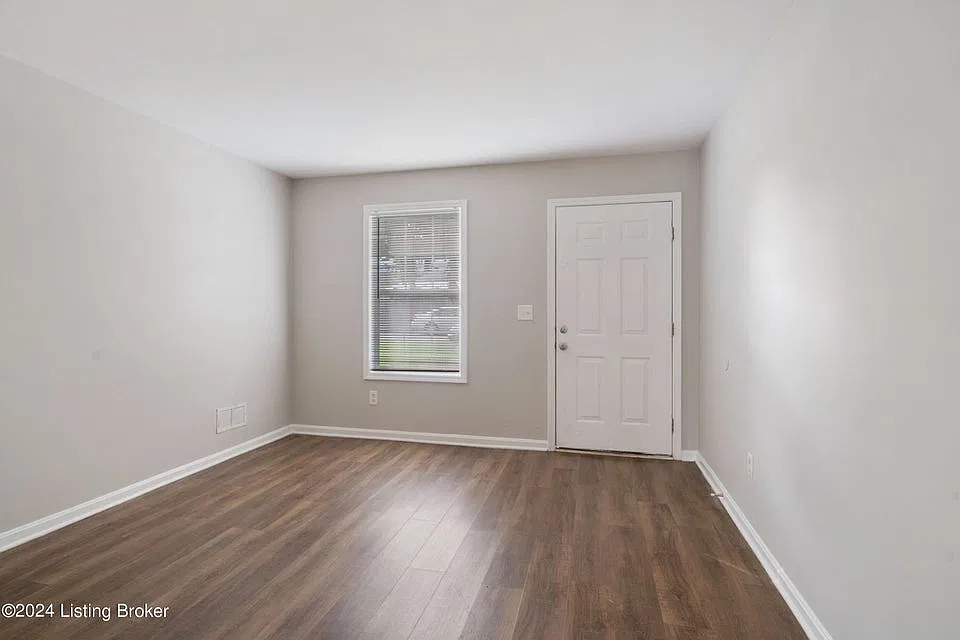 3 bed, 2.5 bath, 1400 sqft, $2,000 — Photo 3