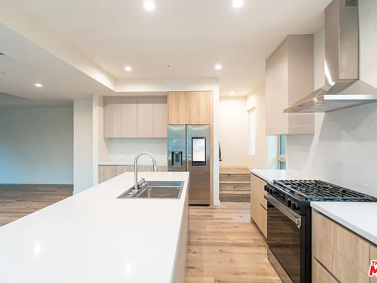 4041 Sawtelle Blvd #C — Photo 11