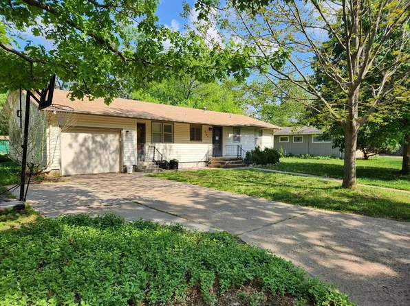 2306 Rosewood Ave, North Newton, KS 67117