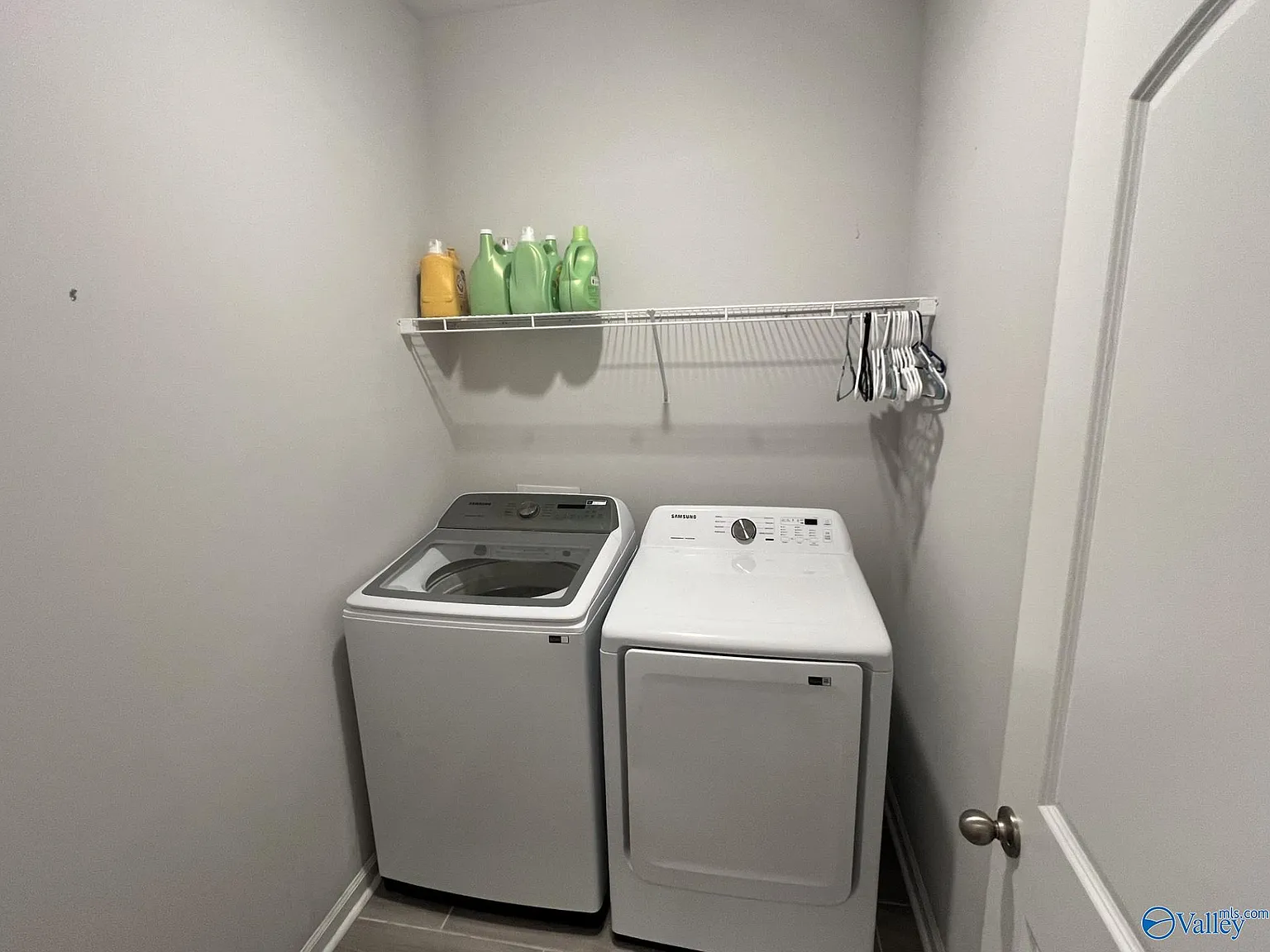 4 bed, 2.0 bath, 2508 sqft, $2,495 — Photo 3