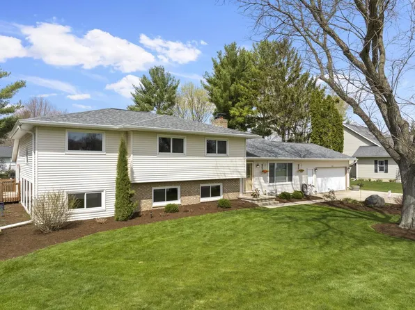 308 Fairway DRIVE, Columbus, WI 53925