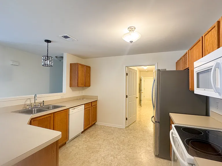 47909 Cardiff Ave — Photo 11