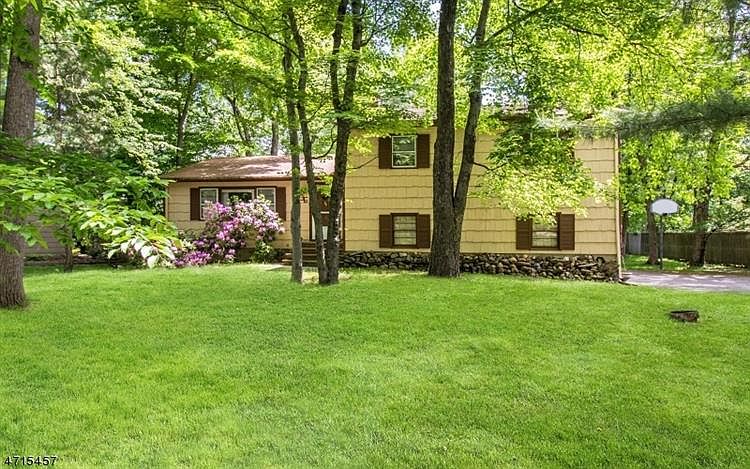 1st image of 36 Knollwood Dr