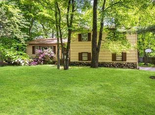 36 Knollwood Dr, Livingston, NJ 07039