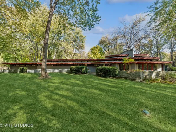 27534 W Cuba Rd, Barrington, IL 60010