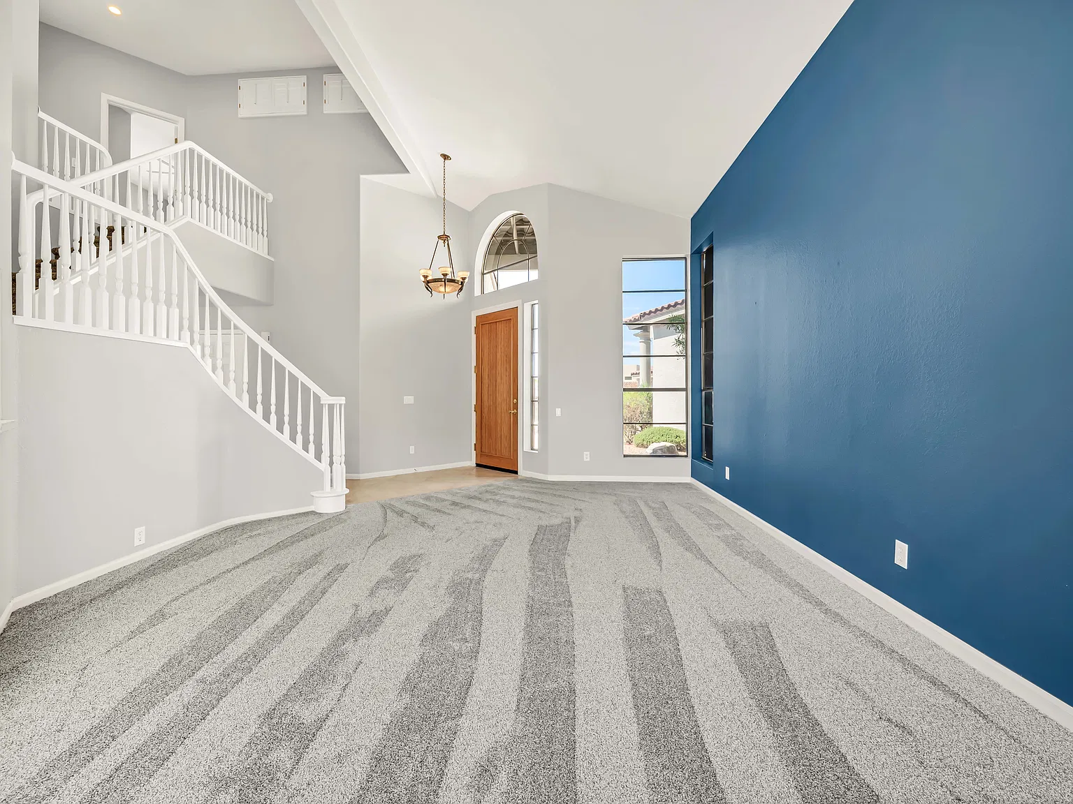 4 bed, 2342 sqft, $3,395 — Photo 2