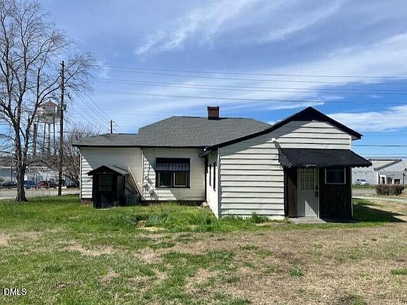 4th image of 1824 N Main St