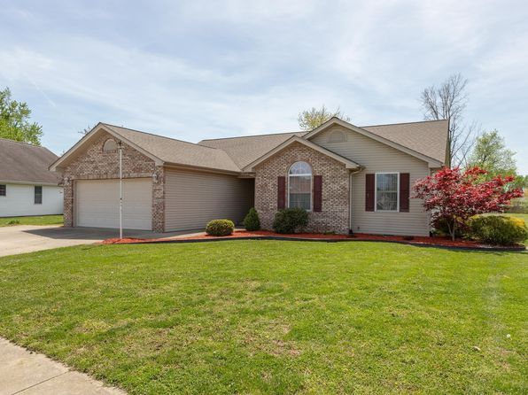 1200 Darcis Dr, Seymour, IN 47274