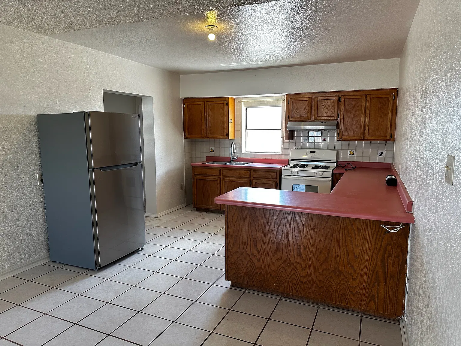 2 bed, 1014 sqft, $1,150 — Photo 4