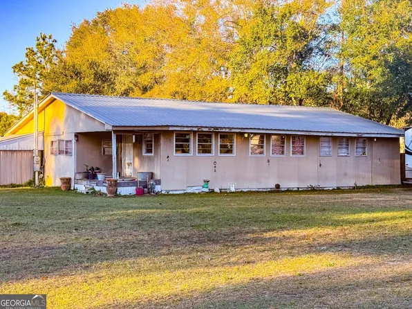 24 Sangster Rd, Jesup, GA 31545