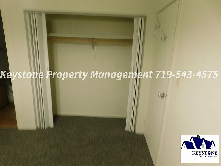420 W 10th St #1 — Photo 8