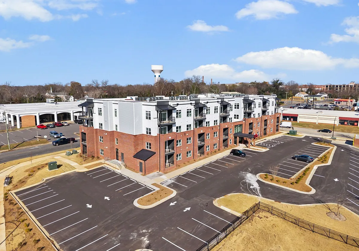 Building Photo - 175 W Black St #304