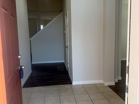 4th image of 2004 Golden Oak Dr