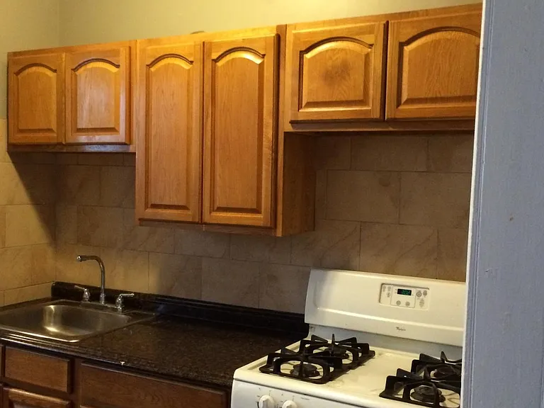 5210 Locust St #1 — Photo 4