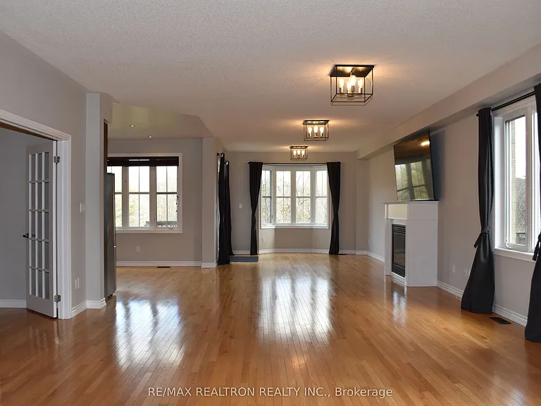 15 Burning Springs Pl — Photo 10