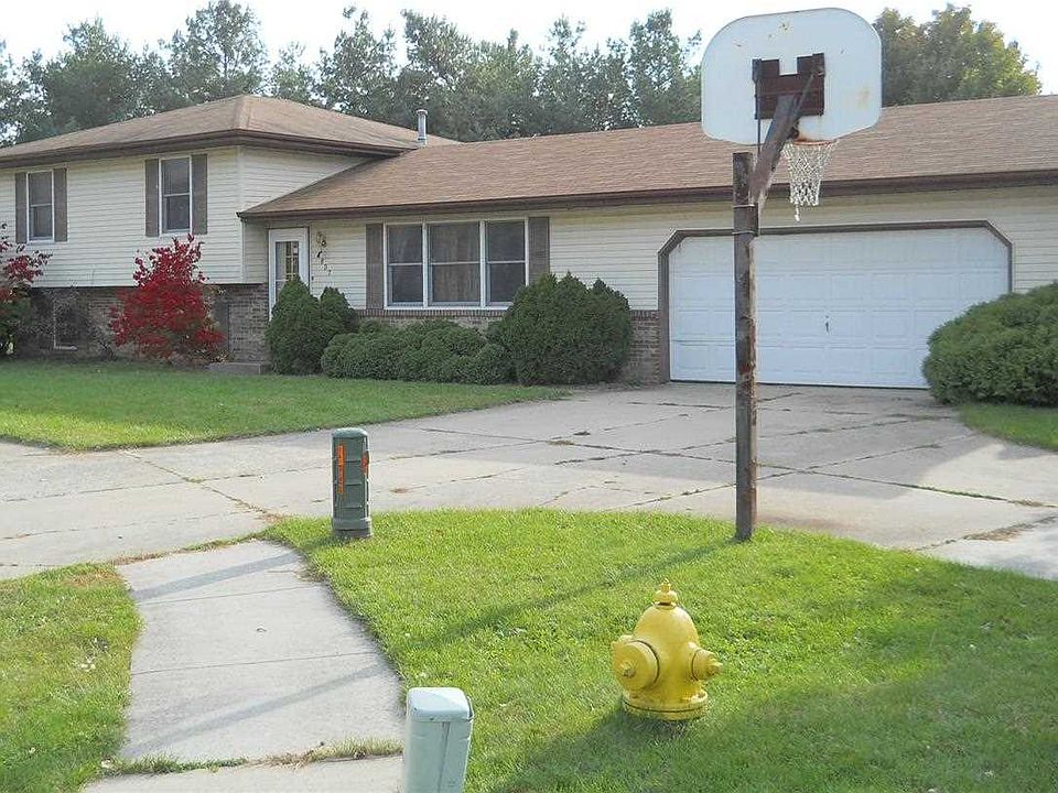 1st image of 1837 College Manor Dr