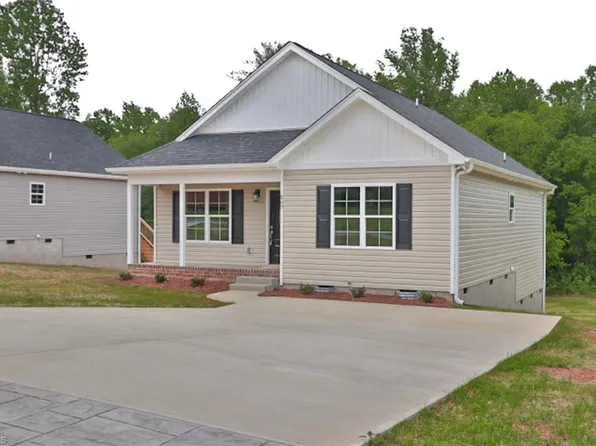 507 Sycamore St, Yadkinville, NC 27055